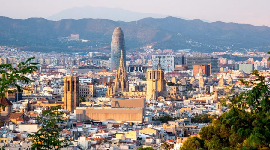 Travel Barcelona: A quick guide on things to do and what to see
