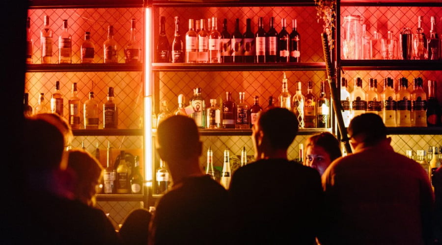 Barcelona Nightlife Guide, Clubs, Pubs, & Parties