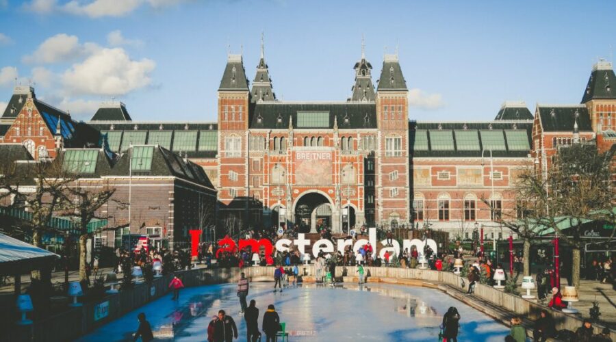 <strong>The Ultimate Guide to Amsterdam</strong>