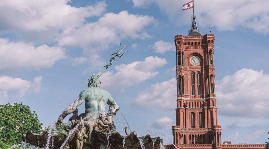 Why are Rotes Rathaus and the Neptune Fountain Must-Visit Attractions in Berlin?